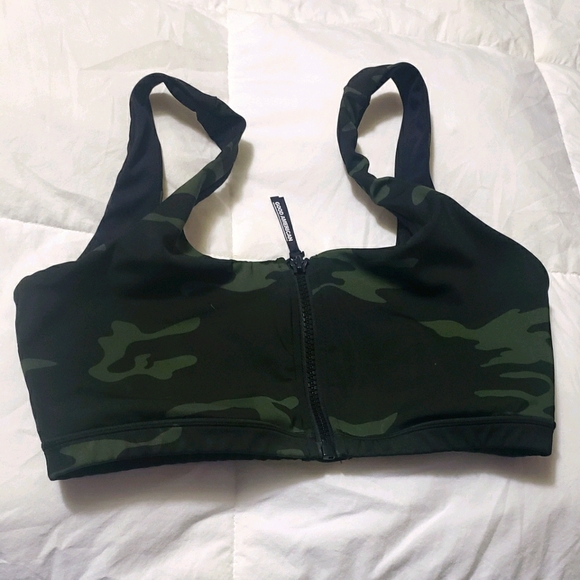 Good American Other - Good American Camo Sports Bra